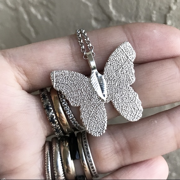 Genuine pearls double layer butterfly necklace - Picture 7 of 8